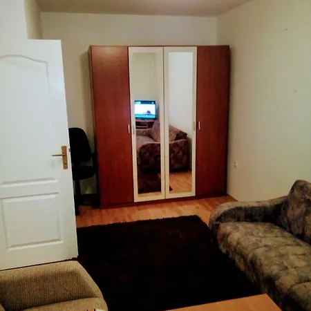 Ema Apartman Apartment *